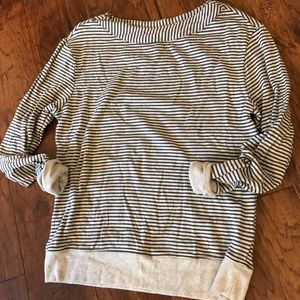 🖤Gray Athleta Crew Neck XS SOFT! 🖤